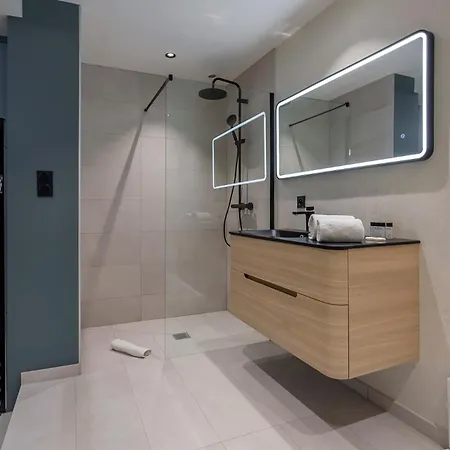 Romantique Balneo Et Sauna Love hotel *