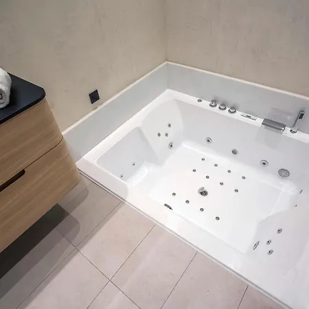 Romantique Balneo Et Sauna